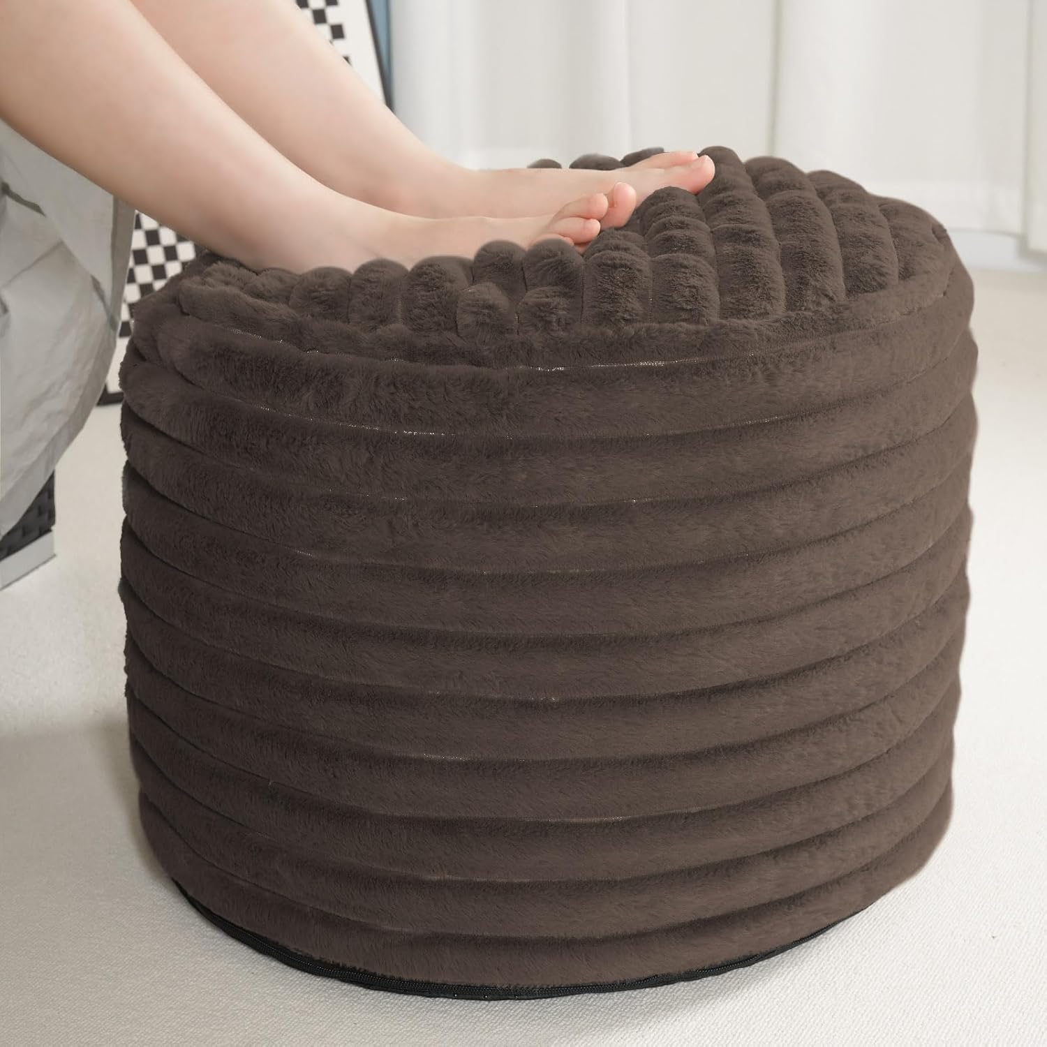 Pouf Ottoman Stuffed Round for Foot Rest, Faux Fur Poufs with Foam Chunk Filling, Storage Ottoman Pouf Foot Stool Cushion