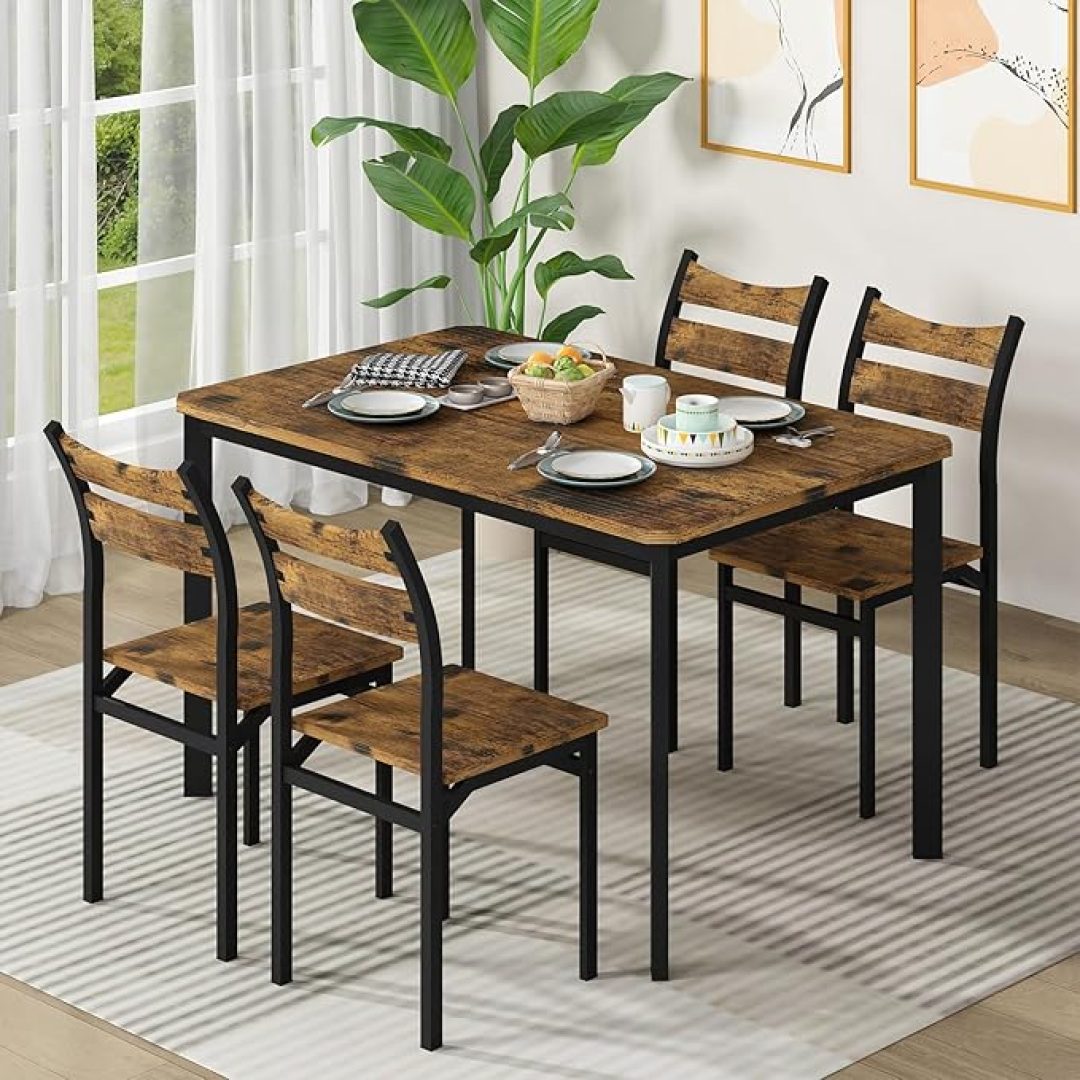 Elegant Dinner Table for 4