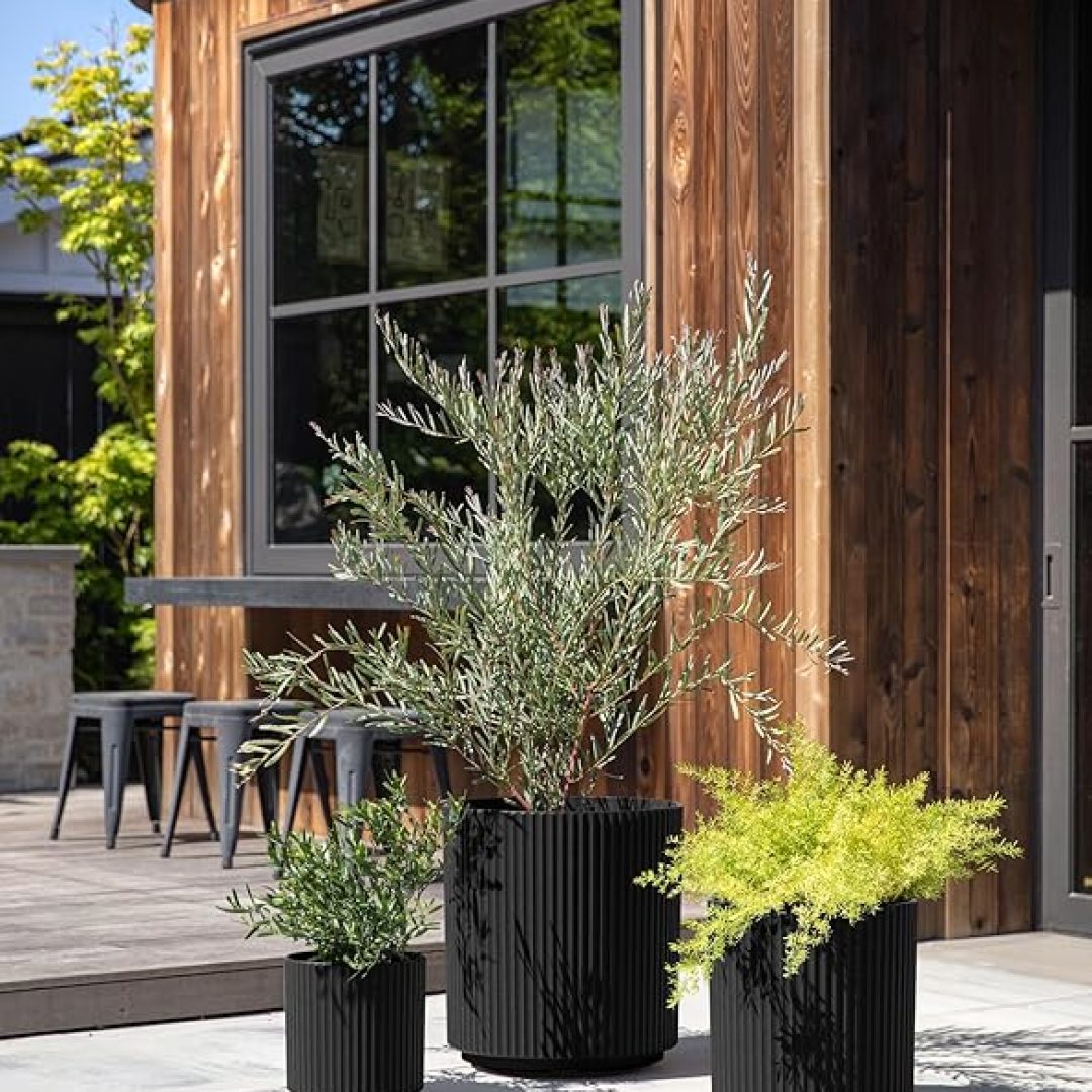 Set of 3 Round Planters for Porch